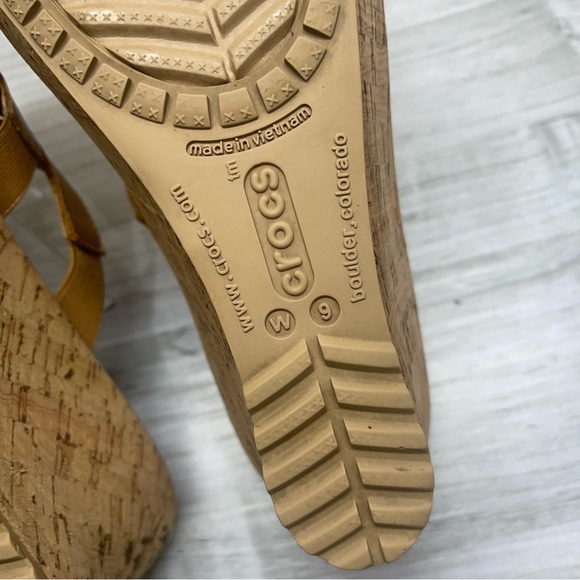 CROCS A Leigh Slip On Leather Tan Camel Brown Strappy Cork Wedge Sandals size 9 - Picture 9 of 14